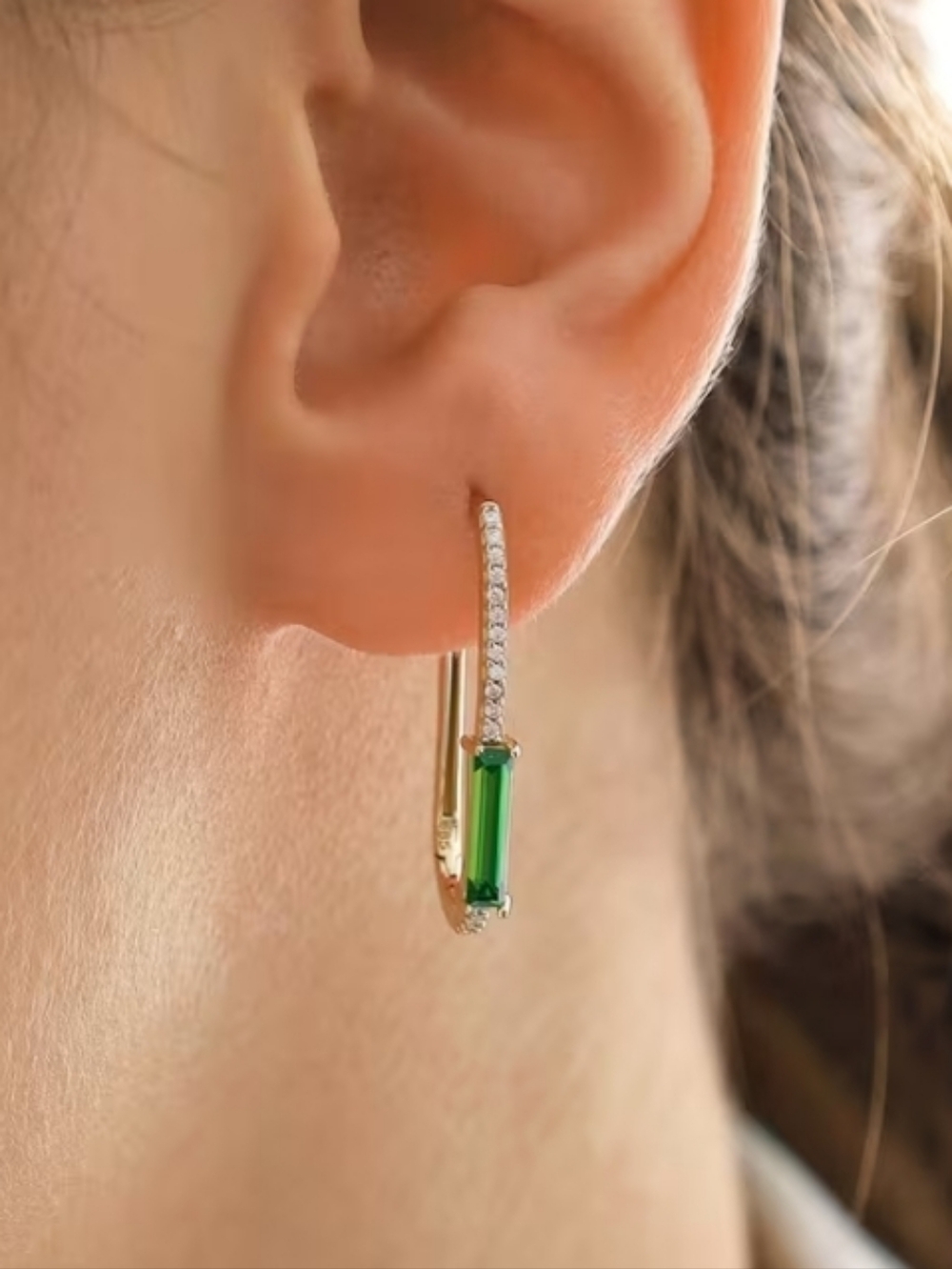 NEW! 18K Gold Plated CZ Cubic Zirconia &Green Baguette Oval Huggie Hoop Earrings